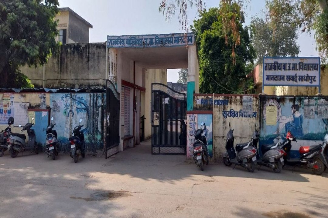 swm: यहां कागजों में चल रही स्कूलों को तम्बाकू मुक्त करने की घोषणा