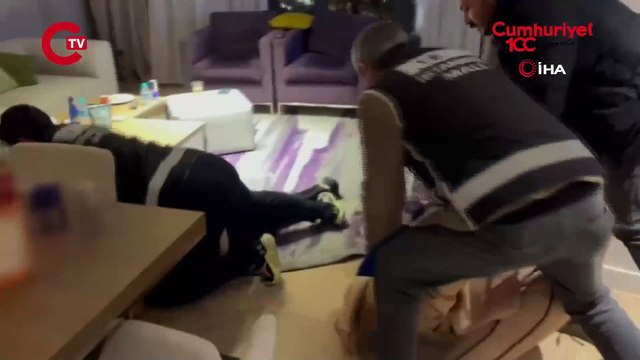 İstanbul Bağcılar'da otele 'sahte döviz' operasyonu: 25 bin sahte dolar, 58 bin sahte Euro banknot...