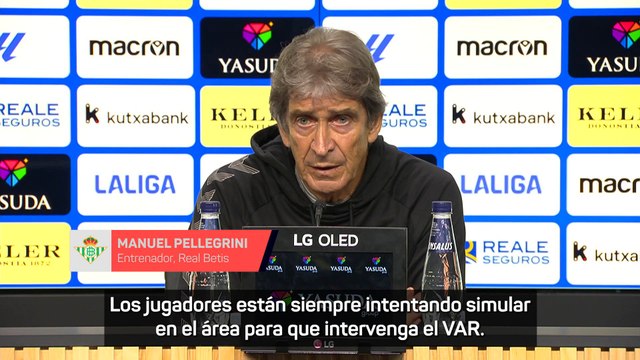 La rajada de Pellegrini: Los jugadores simulan y el árbitro cayó