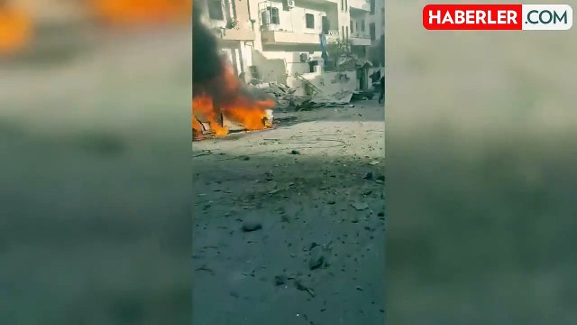 Esad rejimine ait savaş uçakları, muhaliflerin kontrolündeki İdlib'e bomba yağdırdı