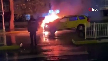 Yalova'da Taksi Alevlere Teslim Oldu