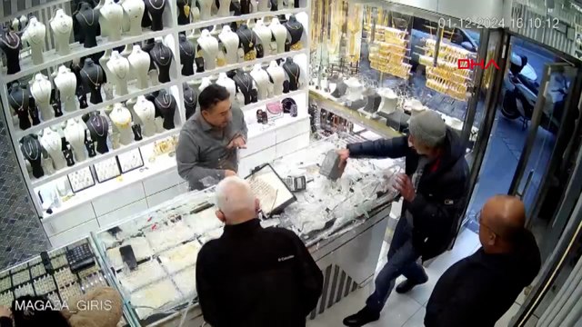 Fatih'te güpegündüz kuyumcuyu soygunu