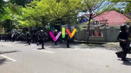 Bentrokan Polisi vs Mahasiswa Gegara Mengibarkan Bendera OPM