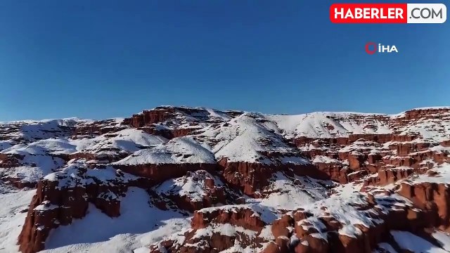 Kırmızı Perilerin Beyazla Buluştuğu Yer: Narman Peri Bacaları