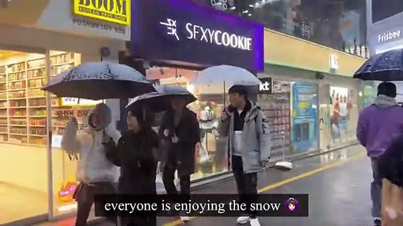 🇰🇷MYSTERY COLOR CVS CHALLENGE: shopping in the snow ❄️