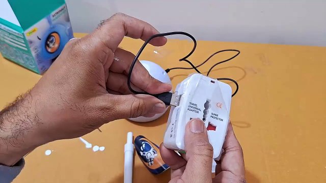 Unboxing and Review of Spaceship Cool Mist Humidifier with Flame Night Light