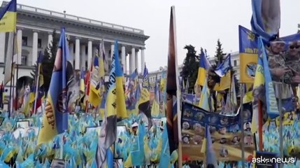 La visita a sorpresa a Kiev, Scholz assicura sostegno in armi