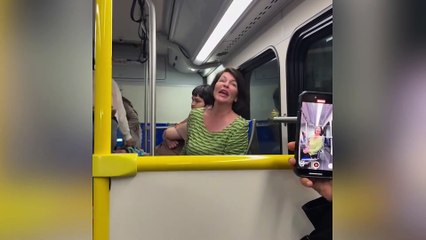 Fotografo e família chocados com insultos racistas