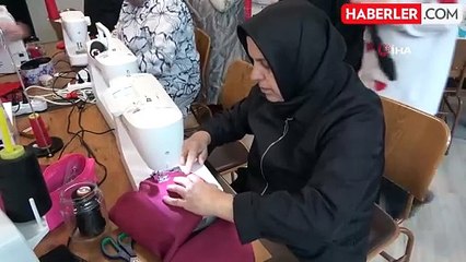 Gönüllü Annelerden Özel Bireylere 'Sevgiyle El Ele' Yastıkları