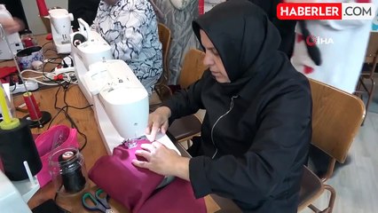 Gönüllü Annelerden Özel Bireylere 'Sevgiyle El Ele' Yastıkları