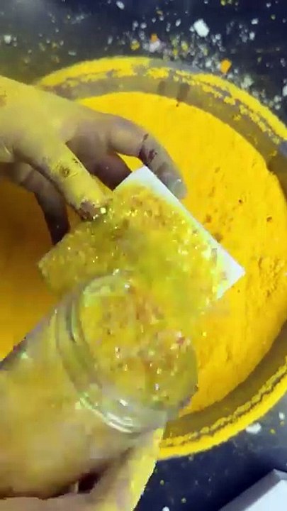 Asmr yellow glitter chalk