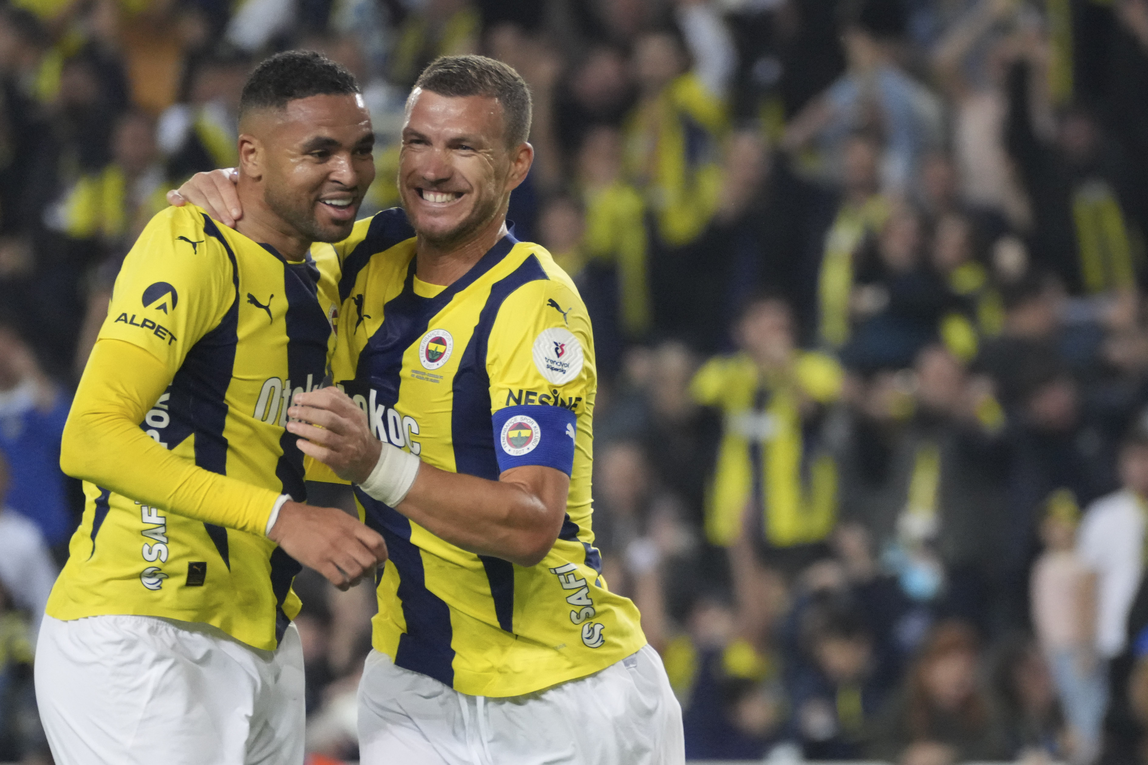 Süper Lig : Avec un Dzeko buteur, Fenerbahçe met la pression sur Galatasaray en battant Gaziantep