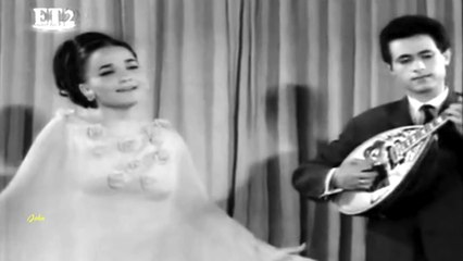 Απ΄τη μία στιγμή στην άλλη - Χαρούλα Λαμπράκη (Cine Video) Ver