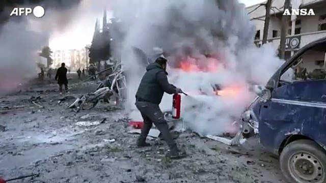 Siria, ancora attacchi sui ribelli a Idlib