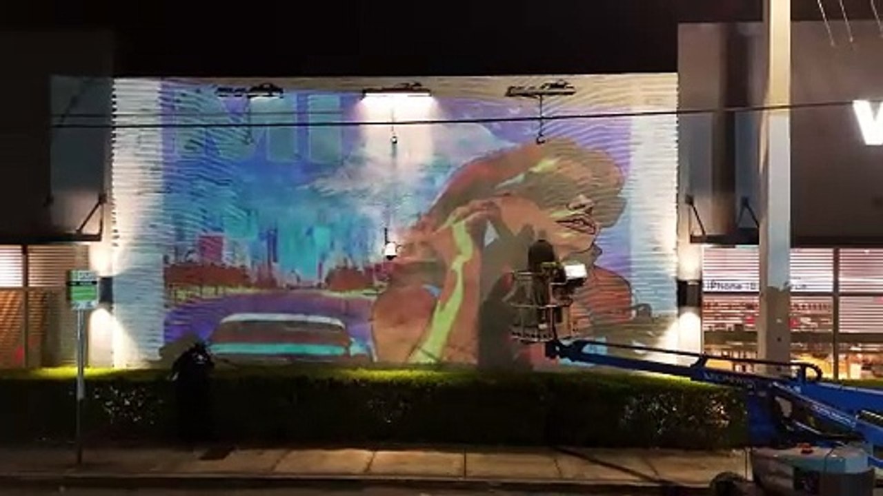 Verizon invierte en la comunidad artística del sur de Florida y embellece los escaparates con arte impulsado por la cultura