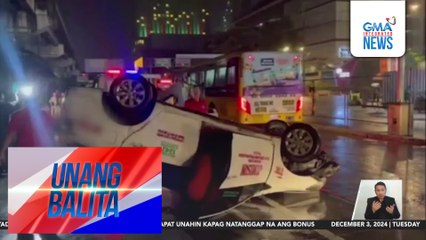 Taxi, bumangga sa mga barrier sa EDSA at bumaligtad; driver, dinala sa ospital | Unang Balita