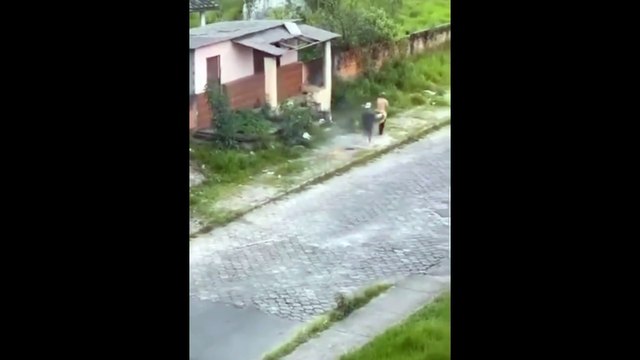 Flagrante de horror: mulher incendeia marido após descobrir traição