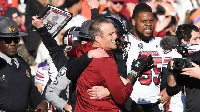 South Carolina Beats Clemson 17-14, Eyes Playoff Spot