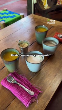 Envie d’un moment cosy ? 🌿 À Bo Dézir, tu te régales avec des thés parfumés et des pâtisseries maison qui mettent tout le monde d’accord. 🍰 C’est le spot parfait pour une pause détente, que tu sois solo ou avec des potes. Entre un thé chaud et une