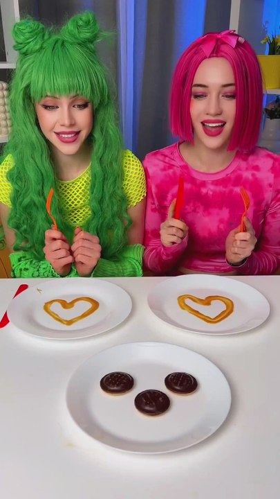 Watch this sibling dessert war 🍪👊  Who wins t...