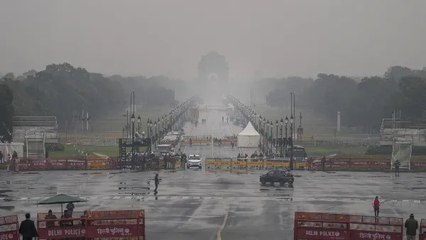 दिल्ली में ठंड और गर्मी का अजीब संतुलन, UP में सर्दी की दस्तक