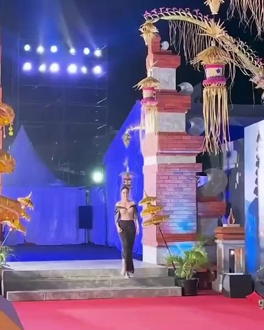 Pesona Wulan Guritno Saat Tampil Di Acara 29 Tahun Asian Television Award