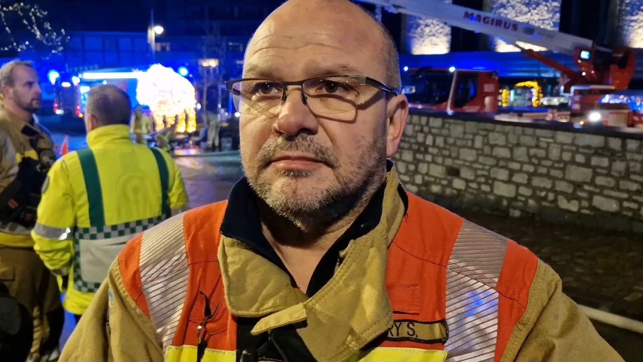 Incendie au Sanglier des Ardennes à Durbuy: 'Une bonne partie de l'hôtel a brûlé' (commandant Stéphane Thiry)