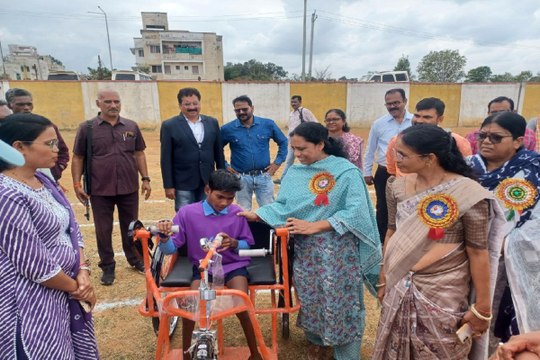 CG News: विश्व दिव्यांग दिवस पर दिव्यांगों ने लगाई दौड़, दिखाया दमखम, देखें Video...