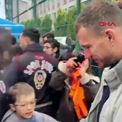 Fenerbahçe'den Galatasaraylı taraftara imza