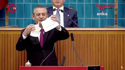 Özgür Özel'den Bahçeli'ye görülmemiş yanıt! Önündeki kağıdı yırttı: 'Devlet Bey'e inat...'