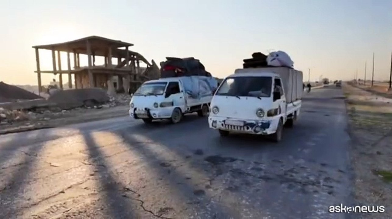 La fuga dei curdi da Aleppo in mano ai ribelli sostenuti dalla Turchia