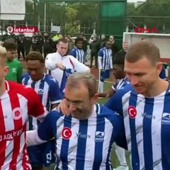 Dzeko ve Yılmaz engelliler için bir araya geldi