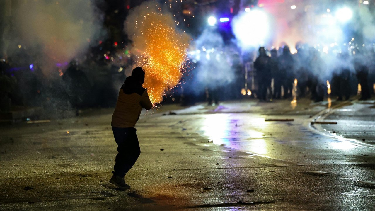 Proteste in Georgien: Polizei setzt Tränengas und Wasserwerfer ein