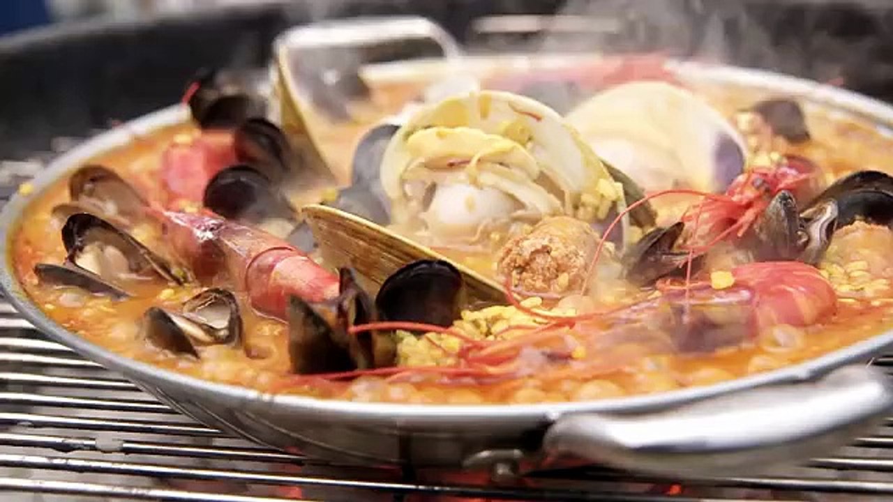 Andrew Zimmern Cooks: Grilled Seafood Paella