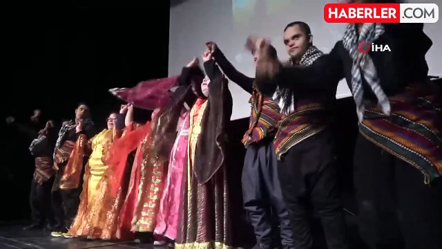 Batman'da Minik Engelli Bireyler 3 Aralık Dünya Engelliler Günü'nde Horon Oynadı