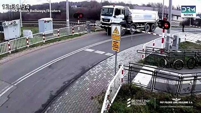 Embate entre comboio e camião na Polónia