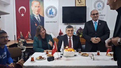 Vali Özarslan Sakatlar Derneğini ziyaret etti