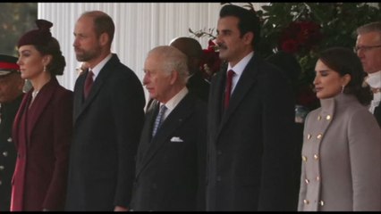 Re Carlo con William e Kate accoglie a Londra l'emiro del Qatar