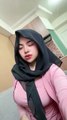 Jilbab cantik pamer toge gede getar