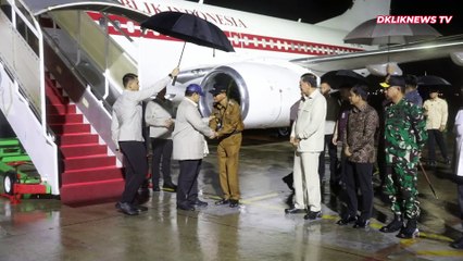 Tiba di Kupang, Prabowo Sapa Warga, Foto Bareng Ibu-ibu dan Anak