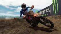 Im Launch-Trailer zur Rennsimulation MXGP 24 spritzt der Dreck nur so von den Reifen