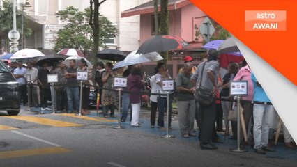 Orang ramai beratur panjang beri penghormatan terakhir kepada Ananda Krishan