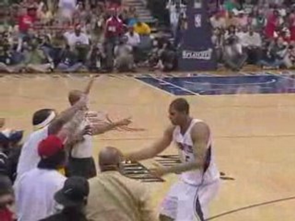 Josh Smith Blocks Rajan Rondo (4.26.08)