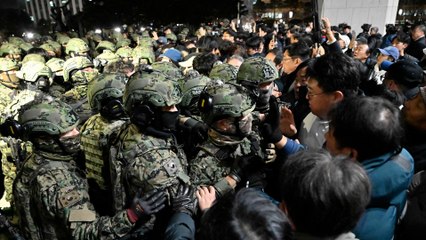 Revolución en Corea del Sur después de que el Parlamento bloquease la ley marcial del presidente
