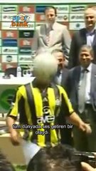 Herkes füze beklerken... Uçan kafayla Fenerbahçe'ye "Merhaba" diyen Roberto Carlos