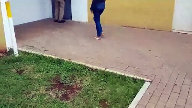 Vizinhos chamam PM após flagrarem jovem agredindo a namorada