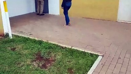 Vizinhos chamam PM após flagrarem jovem agredindo a namorada