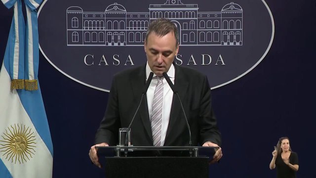 Las universidades podrán cobrar aranceles a los no residentes , anunció Manuel Adorni