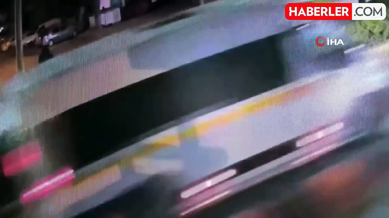 İzmir'deki İş Yeri Çocuklar Tarafından Kurşunlandı
