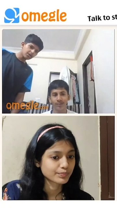 Omegle Strangers React to My Ridiculous Costume!